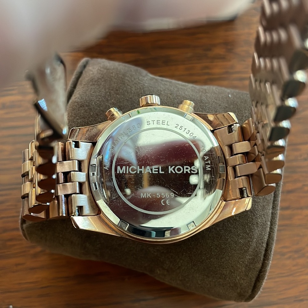 Michael Kors rose gold watch - Picture 5 of 5